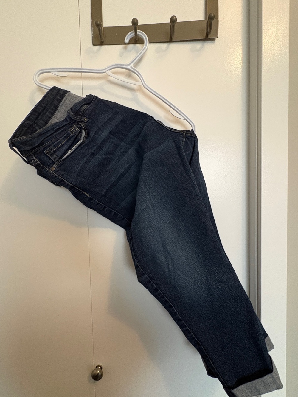 Signature by Levi Strauss Dark Indigo Capris size 18